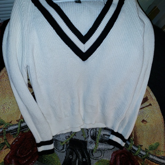 Sweater - Picture 2 of 2